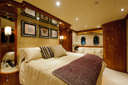 photos/Sherri_Lynn_lower_master_stateroom_2.jpg