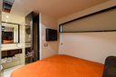 photos/Lovin_Life-starboard_guest_stateroom-2.jpg