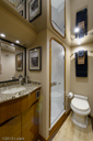 Reel Pleasure-starboard_guest_head
