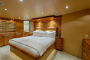 photos/Happy_Fish-master_stateroom-1.jpg